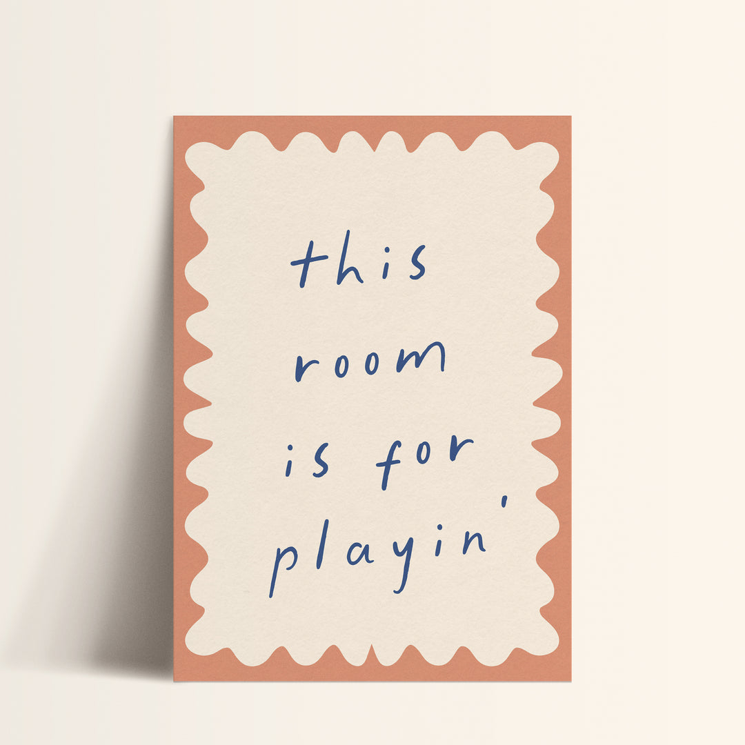 a card that says, this room is for playin '